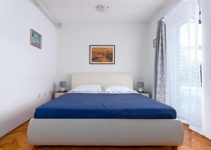 Mit Pool- Grosser Garten By Interhome Nyaraló *