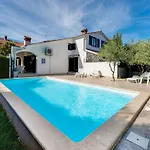 Σπίτι διακοπών Mit Pool- Grosser Garten By Interhome